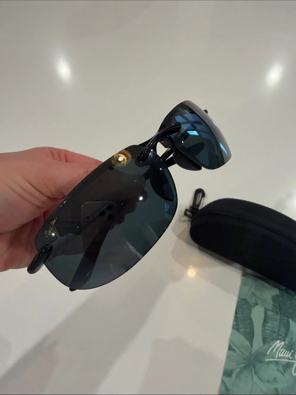 Maui Jim Banyan Polarized Rimless Sunglasses with case